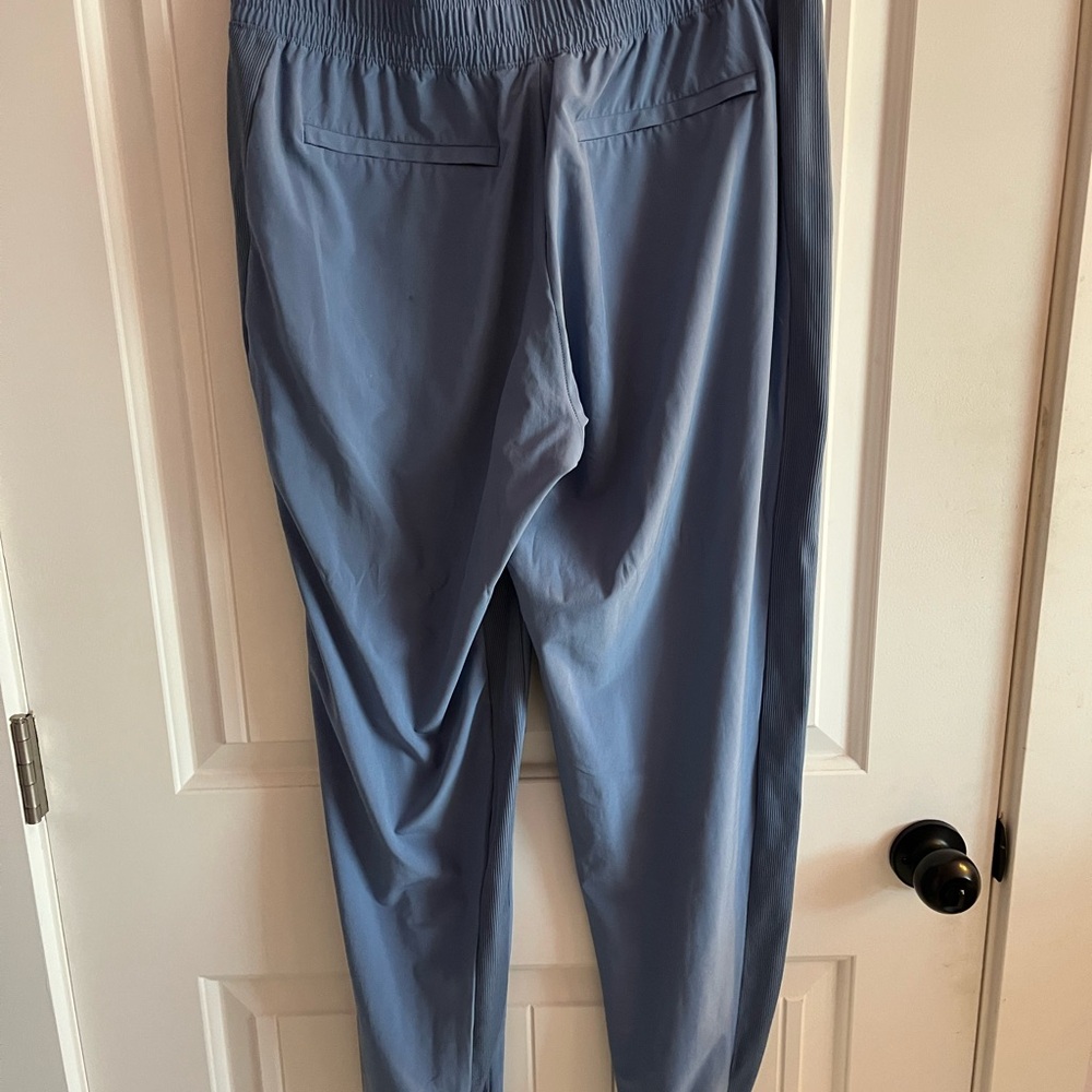 Women’s Athleta Brooklyn Jogger - Picture 2 of 4